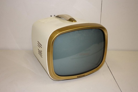 RCA VICTOR TELEVISION WITH HANDLE, 1960S TV, 14-PD-8054, POWERS ON