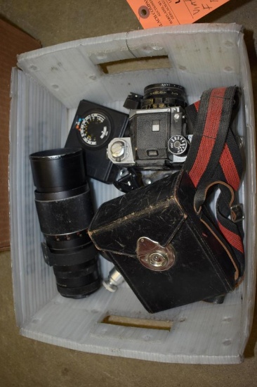 VINTAGE NIKON F CAMERA 35MM FILM WITH VIVITAR TELEPHONE LENSE AND METERS