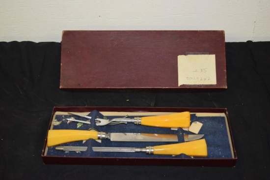 VINTAGE CARVING SET