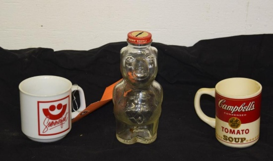 (2) VINTAGE MUGS AND HONEY BEAR PIGGY BANK