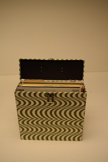 RECORD HOLDER CASE WITH 33-1/3 LP RECORDS, APPROX 18 VINTAGE LP'S