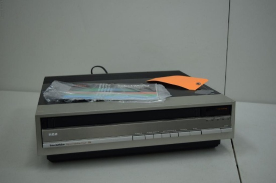 VINTAGE RCA SELECTAVISION VIDEO DISC PLAYER WITH OWNERS MANUAL