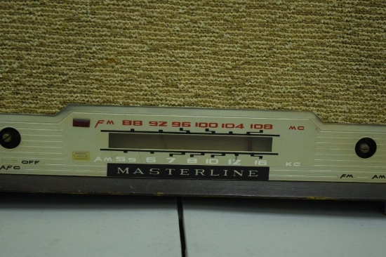 VINTAGE MASTERLINE AM/FM RADIO, SOME KNOBS MISSING