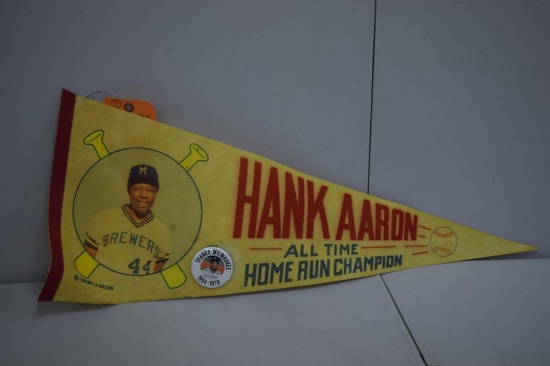 VINTAGE HANK AARON MILWAUKEE BREWERS/BRAVES HOME RUN CHAMPIONS PENNANT