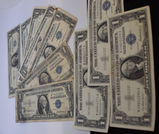 LOT OF $1 US DOLLAR BILLS , INCLUDES A NUMBER OF SILVER PAPER CURRENCY CERTIFICATES AS SHOWN