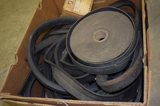 BOX OF VINTAGE AUTOMOTIVE WEATHERSTRIPS AND WELTING, ETC.