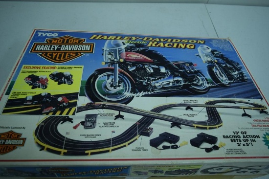 TYCO HARLEY DAVIDSON ELECTRIC RACING SLOT CAR TRACK IN BOX STK.NO. 6216