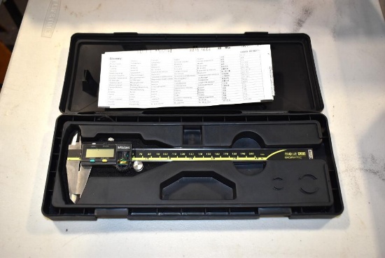 MITUTOYO 8" DIGITAL CALIPER WITH CASE
