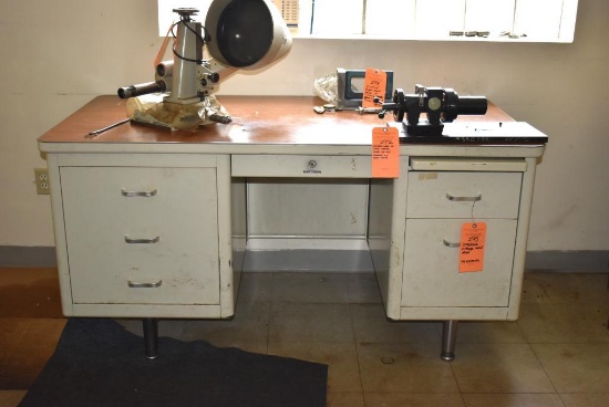 STEELCASE VINTAGE METAL DESK - NO CONTENTS
