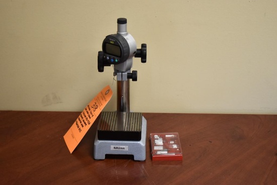 MITUTOYO 7007-10 DIAL GAGE STAND WITH MITUTOYO 543-472B ABSOLUTE DIGIMATIC INDICATOR GAGE &