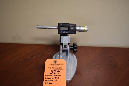Mitutoyo Digital Three Point Inside Micrometer With Stand