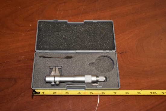 BRAND UNKNOWN 1-2" .001 INSIDE MICROMETER WITH CASE