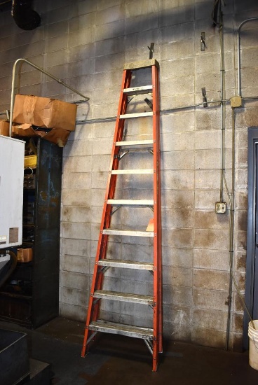 Louisville 10' Fiberglass Step Ladder