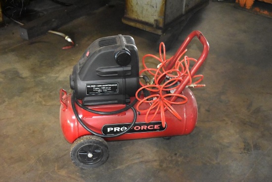 Proforge Oil Free Portable Air Compressor, Low Maintenance, 7 Gallon, 135 Max. Psi, 5.0 Scfm @40 ...