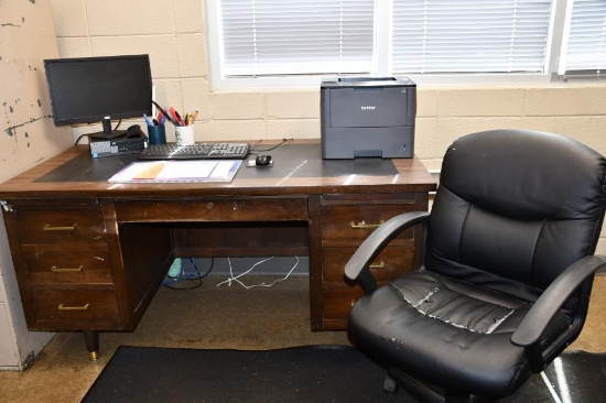 WOOD DESK WITH WOODGRAIN TOP AND BLACK VINYL DESK CHAIR - NO CONTENTS