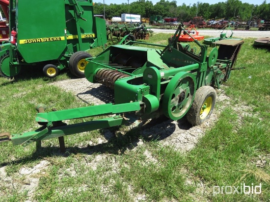 John Deere 14T square baler