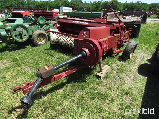 International 435 square baler