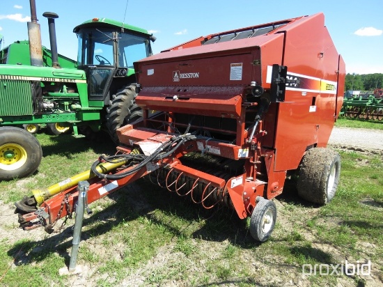 Hesston 814 round baler twine and netwrap, 540 shaft