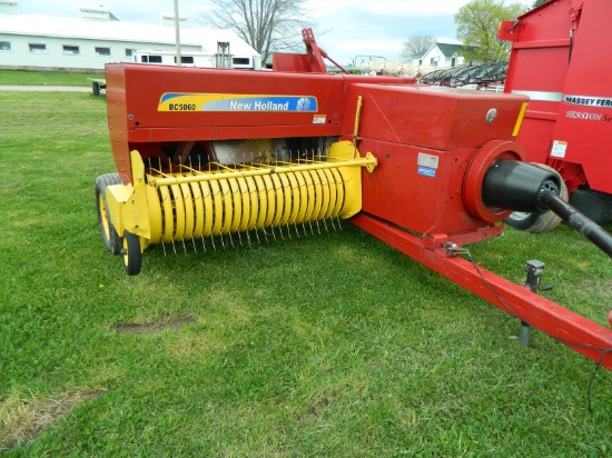 New Holland BC5060 Square Baler