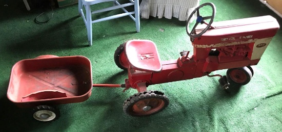 1950's Eska Farmall 560 pedal Tractor Very Nice original with Wagon