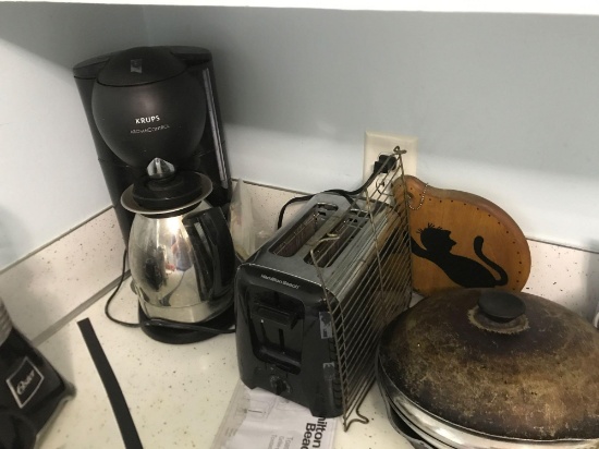 Coffee maker, toaster, handmixer and more