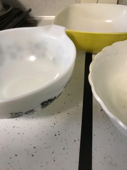 Pyrex Bowls and homer Laughlin Bowl