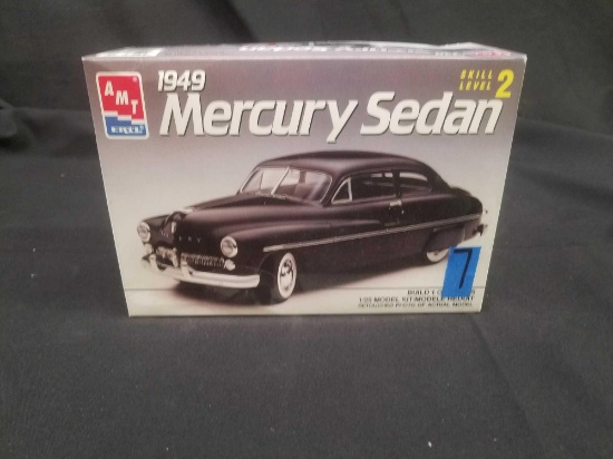 1949 Mercury Sedan 1/25 Model Kit