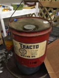 Tracto 5 gallon motor oil can with lid and handle
