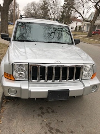 FROM A LOCAL OWNER-2007 Jeep Commander