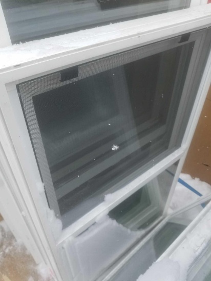 Vinyl sliding window with screen 24 x 37 1/2