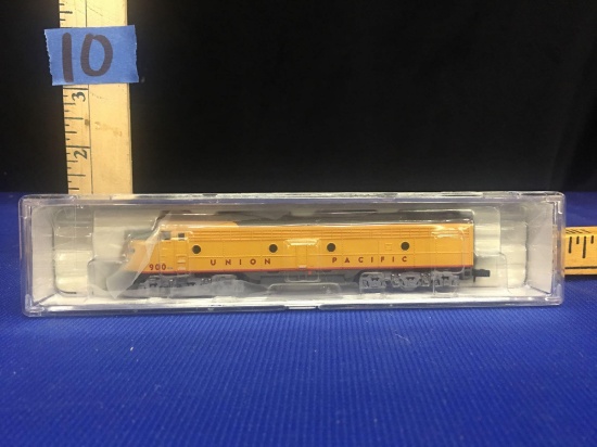 900 union Pacific, hobby quality, N scale locomotive