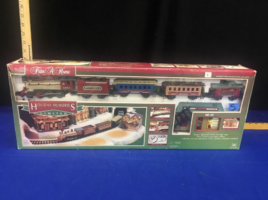 Trim A Home Holiday Memories Limited M...sical station house with locomotive Sound Efect. 16 pc Trac