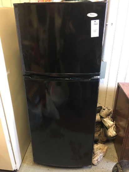 Wirlpool mid size refrigerator Works perfect