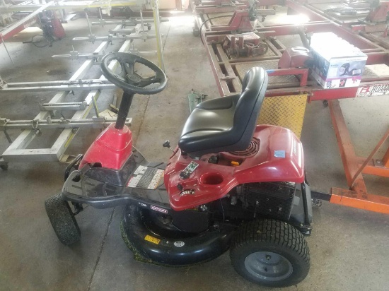 Craftsman riding lawn tractor R1000