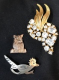 Vintage brooches/pins