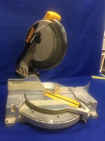 DeWalt , (no cord of light)compound miter saw 10? (254 mm)(