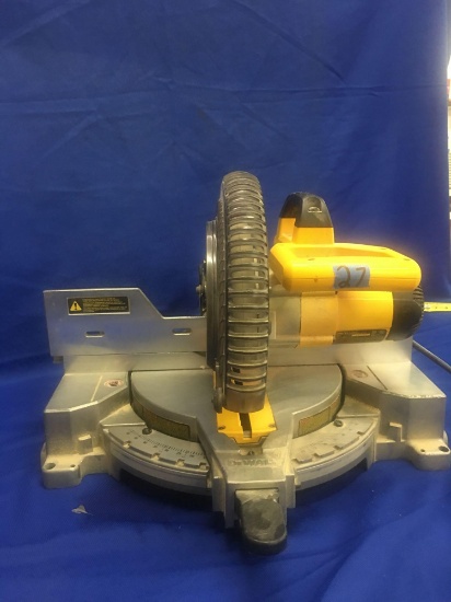 DeWalt saw