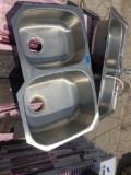 Stainless steel sinks