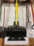 (3) Snow shovels, Ice chipper, Shovel, Pitch Fork