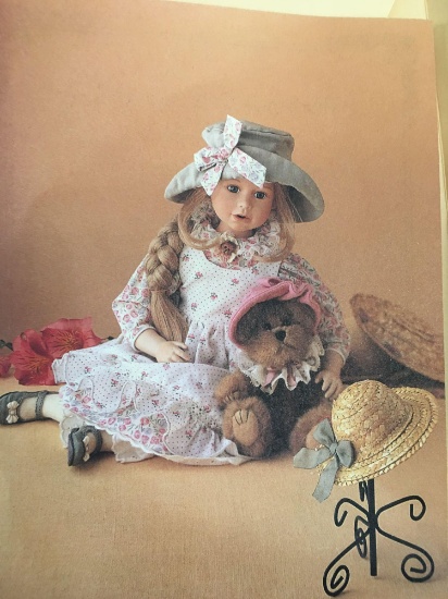 The Boyds Collection Doll, The Yesterday?s Child Doll #4944 "Amanda"