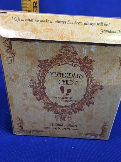 The Boyds Collection Doll, The Yesterday?s Child Dollstone Collection, Teresa and John... The Prayer