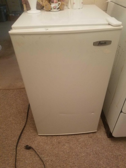 Avanti Mini Fridge