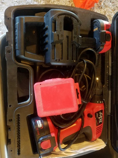 Skil Drill, 2 Batteries, & Charger in carrying case