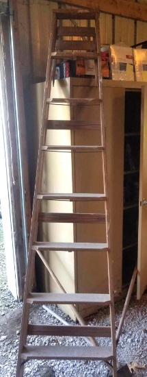 Wooden 8' Ladder