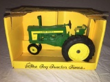1/16th Ertl 1994 John Deere 720 Tractor Toy Tractor Times Collectors Edition
