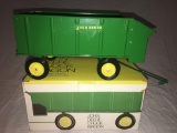 1/16th Ertl 1950?s John Deere Chuck Wagon Ice Cream Box. Near mint condition