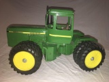 1/16th Ertl John Deere 8650 Tractor