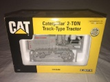 1/16th Ertl 1993 Caterpillar 2Ton Track Tyle Tractor