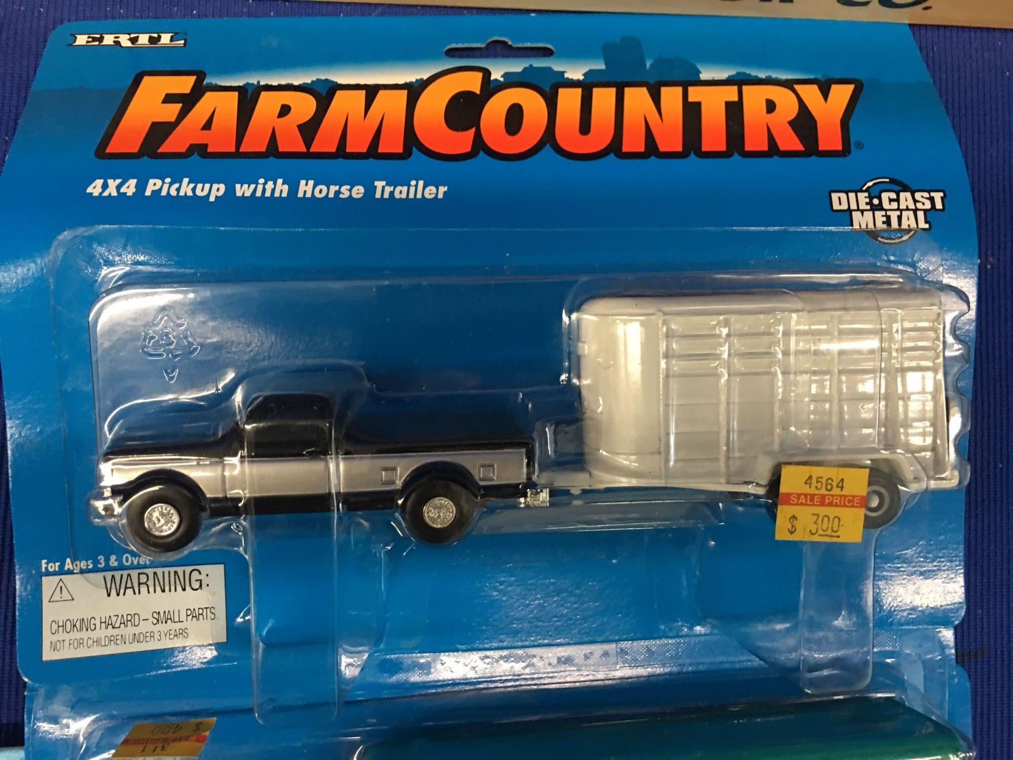 Farm Country Ertl Diecast Trucks 1/64 ERTL TOY FORD NEW HOLLAND