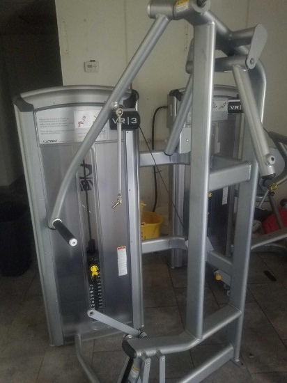 Cybex chest press VR3 machine